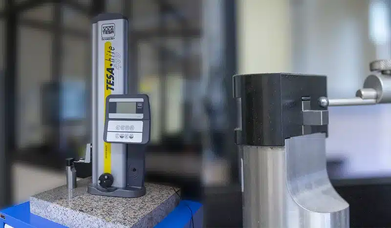 fase-di-controllo-qualita-processi-di-produzione-materiali-compositi